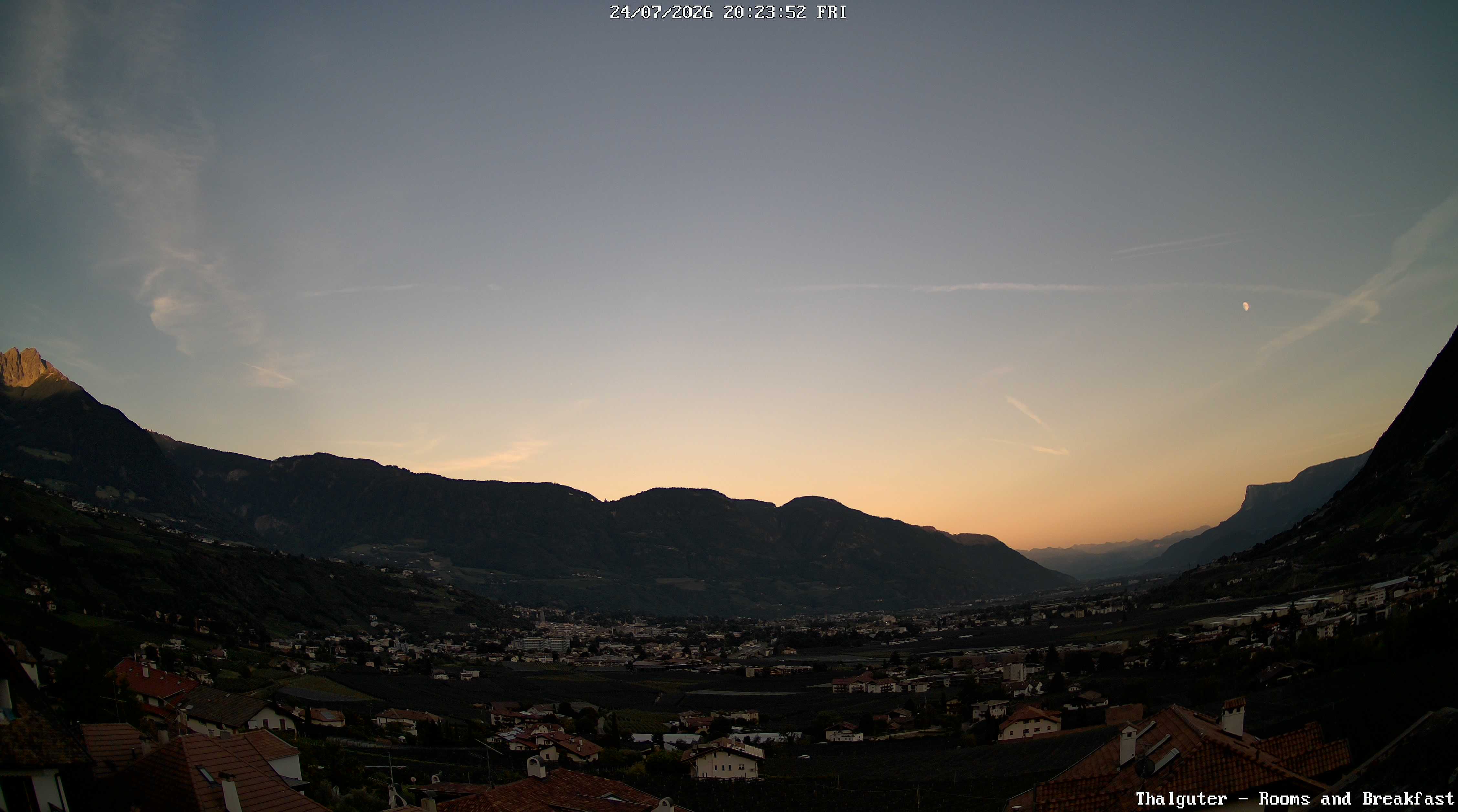 20:23